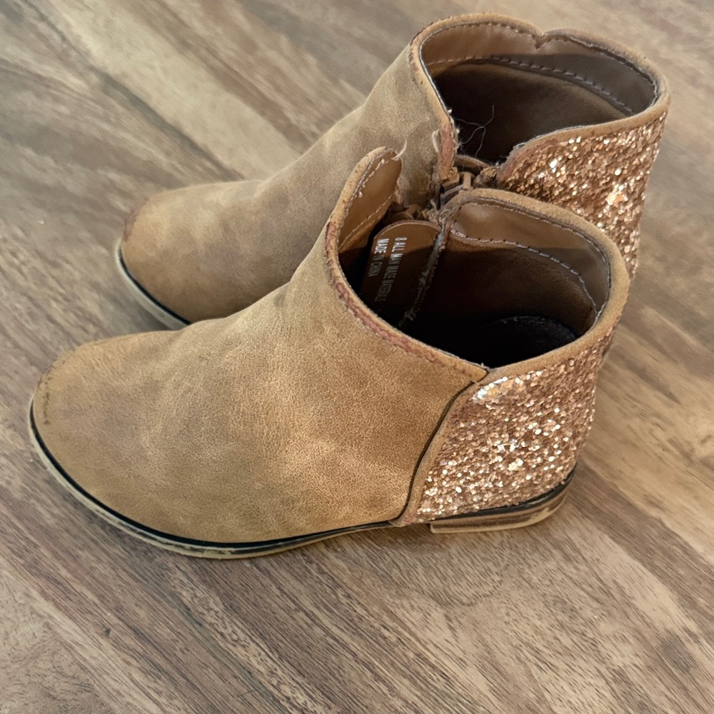Cat and Jack toddler boots size 8